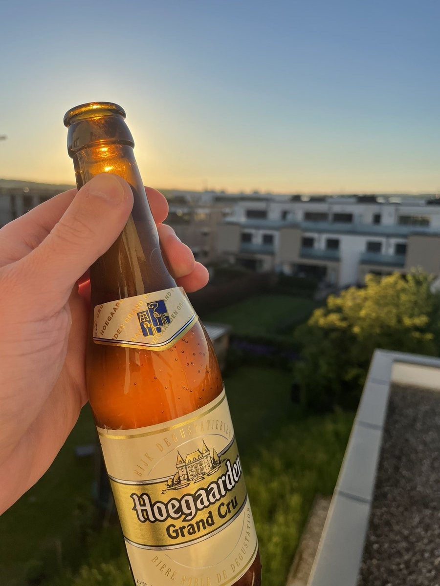 nohaynovela's tweet photo. Cheers from the balcony à tous les #PLP et les #crypto amis 🇱🇺 #tipptopp https://t.co/nyfgKiUjj7