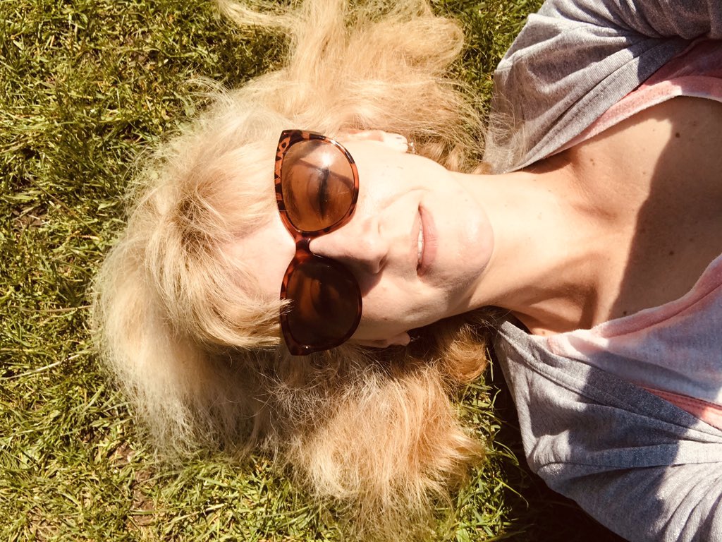 comedyloulou's tweet photo. Husband &amp; I went 4 a stroll &amp; then I nestled in2 the grass &amp; did a bit of sun worshiping ☀️ #bankholidaymonday #bankholiday #mondaysun #sunningitup☀️ #sunbathıng #modelinginthesun #lovemodeling #poser #infrontofthecamera #sunbathingtime #themodelinme #lovethesun #sunshine🌞 ☀️🧚 https://t.co/56sYV0X5Jv