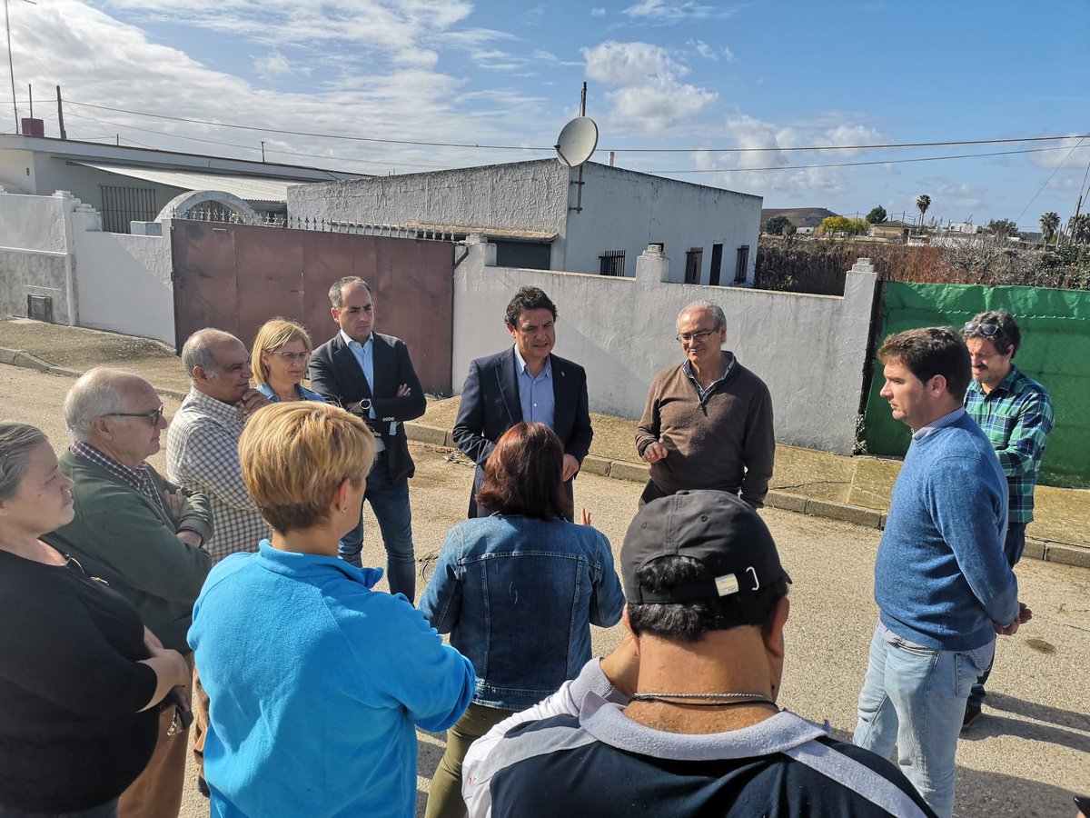 dsanchezroman's tweet photo. El trabajo tiene su recompensa! Enhorabuena a l@s Alcaldes/as de las Barriadas de #Jerez que han vencido en las elecciones.
#LaIna, #LaCorta, #ElMojo, #Lomopardo, #Majarromaque
Seguiremos trabajando como hasta ahora!
@Populares_Jerez
@ppcadiz https://t.co/DrzPHmNbsB
