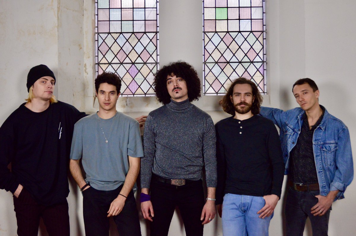 FuzzSkyler's tweet photo. Hope everybody had a good bank holiday weekend!
Looking forward to the weeks to come ⚡️
Styling by @OrianaWilde
#Fuzz #Fuzzskyler #DFIO #Newindie #Thefuzz #Newmusic https://t.co/qVUADTJkBV