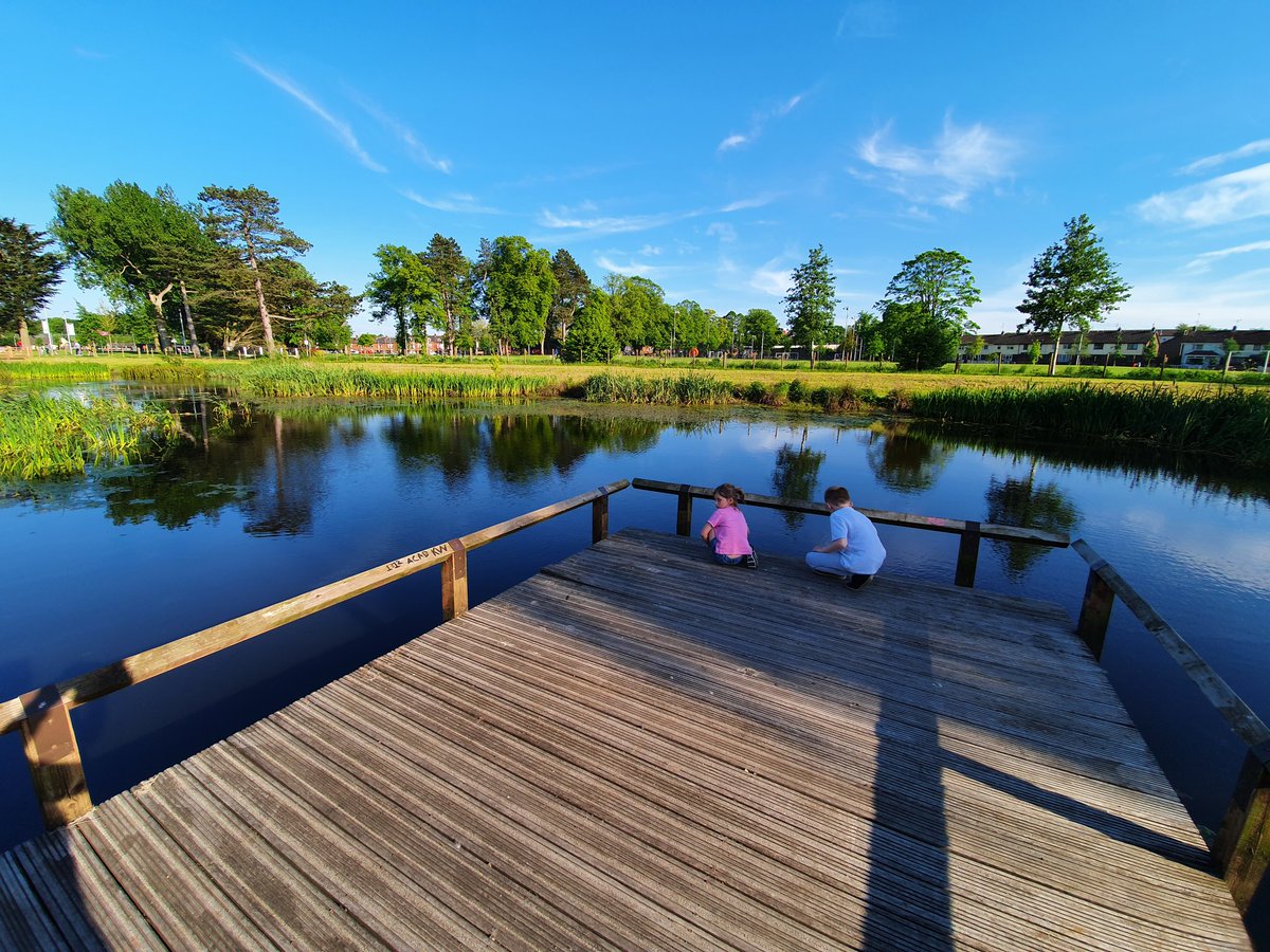 PaulHogarthCo's tweet photo. People's Park, Portadown - the perfect eve for a summer stroll. #TPHC30 https://t.co/2heTIGqf1b