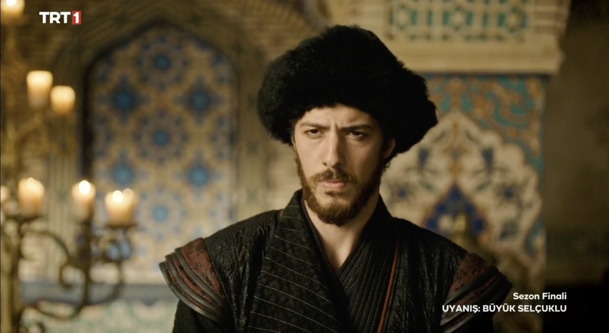 'Sultanım, bunlar Sabbah'ın mahzeninde ele geçirdiğimiz evraklardır, Mitras ile olan yazışmalarıdır. Belli ki Sabah Kuvel Kalesi'ne gizli gizli girip çıkarmış Sultanım..'

#UyanışBüyükSelçuklu #UyanışFinal #UyanışEkibi #AliGözüşirin #Tapar