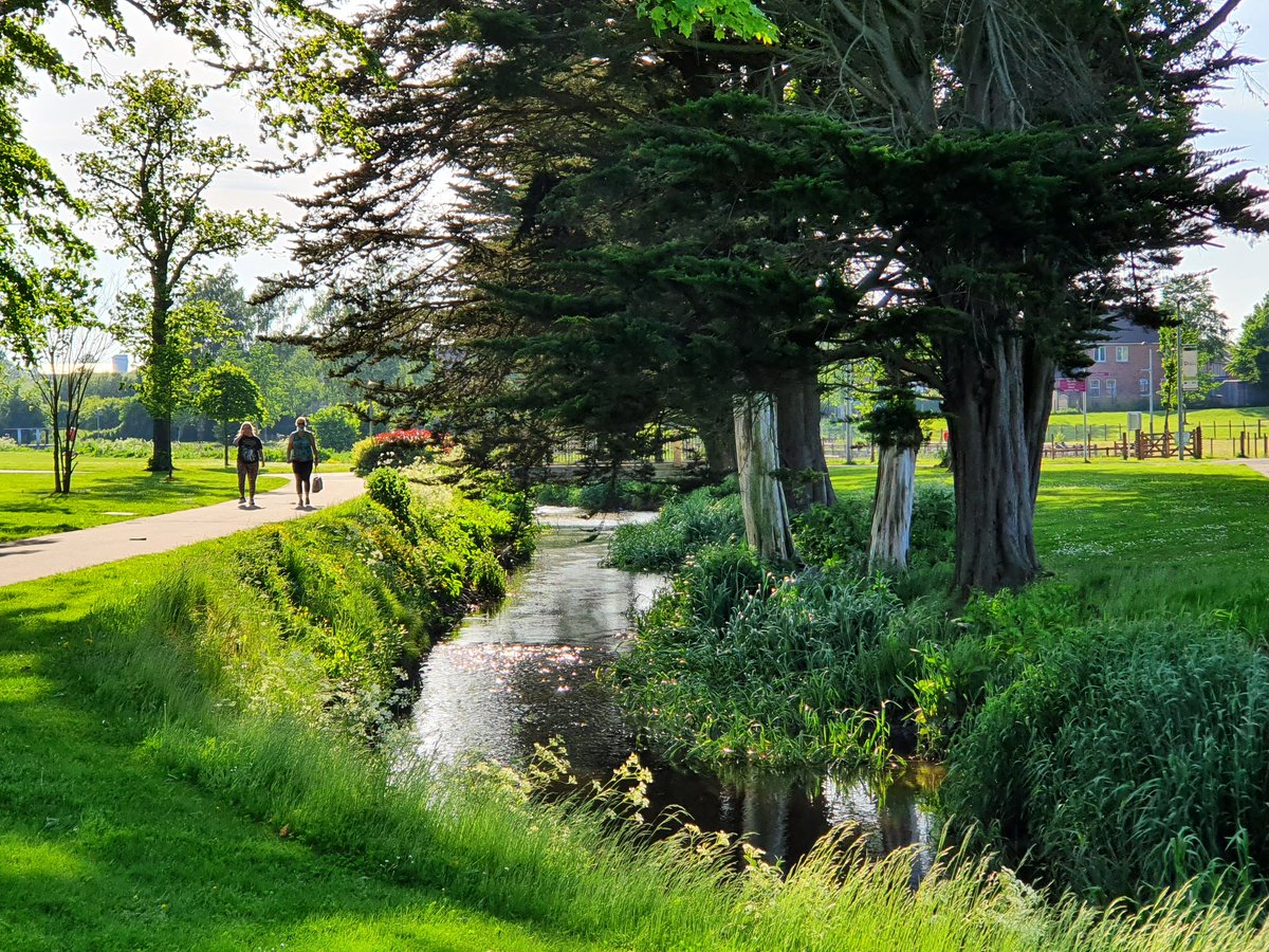 PaulHogarthCo's tweet photo. People's Park, Portadown - the perfect eve for a summer stroll. #TPHC30 https://t.co/2heTIGqf1b