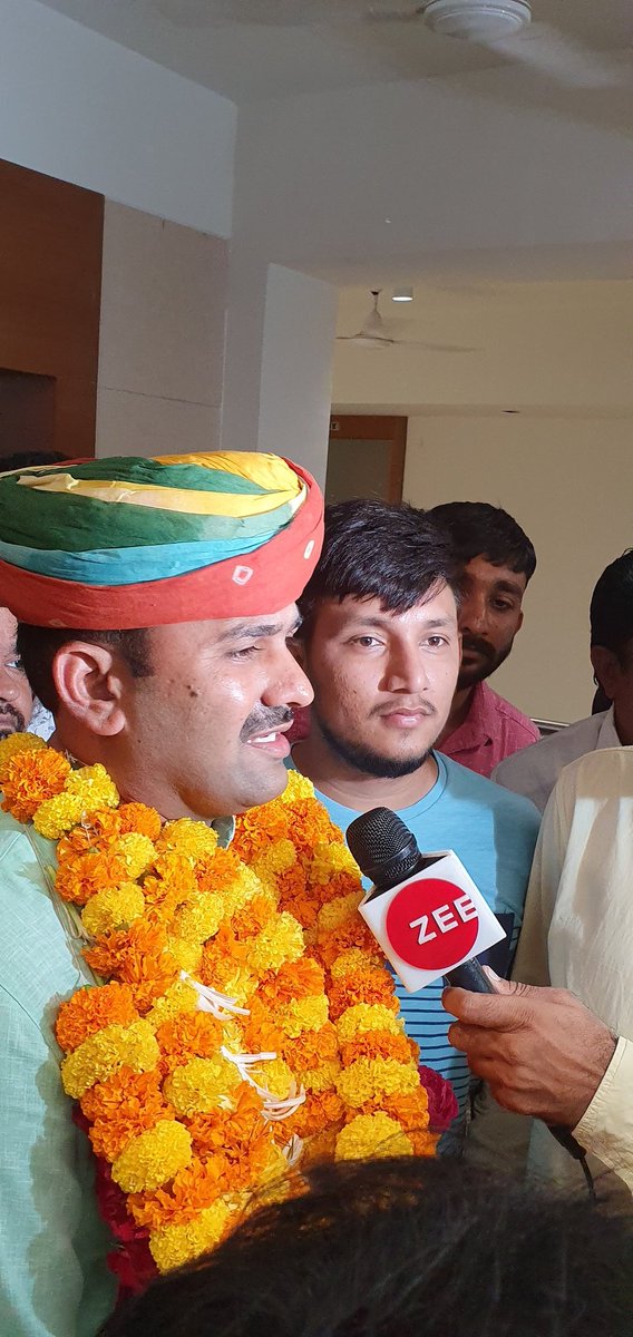 RajdeepsinhBih2's tweet photo. Happy Birthday to Shree Gulabsinhji Rajput, a dynamic leader and youth icon of many youngsters.
 @GulabsinhRajput 
@IYCGujarat 
#HappyBirthday 
#gulabsinh 
#MLA https://t.co/TL5GMpIcxu