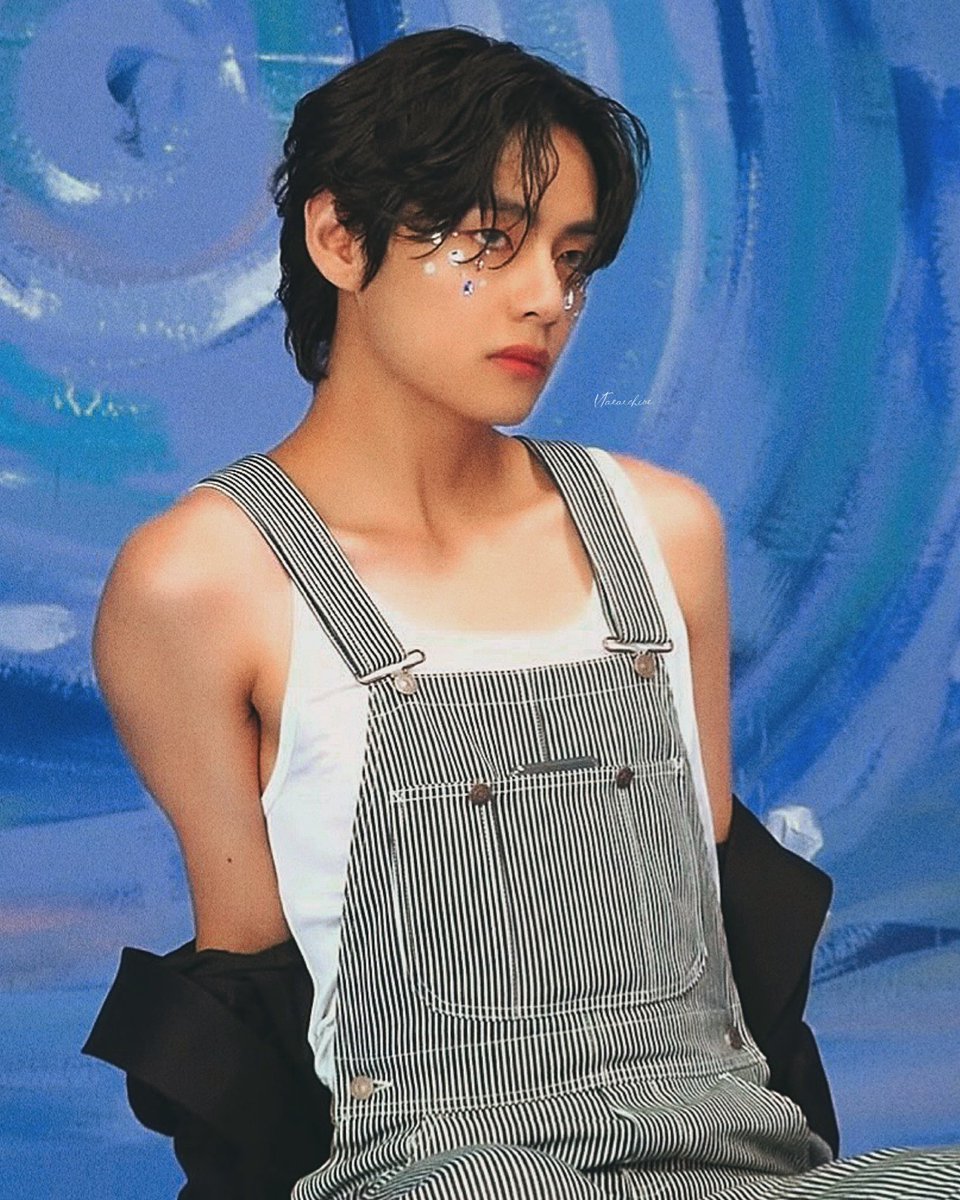 ♡'s tweet - "The exposed shoulders and collarbones in those overalls and his gemstone adorned handsome face, Taehyung truly is ethereal! ✨ " - Trendsmap