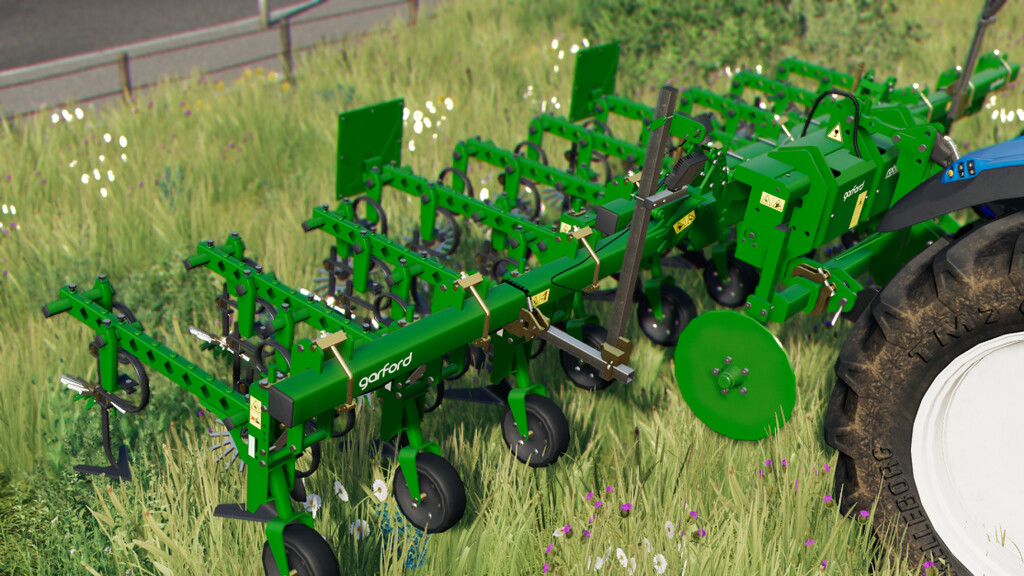 UniversSimu's tweet image. La bineuse #Garford #Robocrop arrive sur FS 19. Disponible avec 3 interrangs (tournesol, maïs, betterave), elle permet de désherber efficacement sur 6m de large, avec un tracteur peu puissant (minimum 90 cv).  #SimulagriModding #FarmingSimulator19

simulagri.fr/modhub/farming…