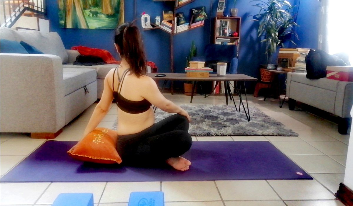 Liz_AD's tweet photo. Yo si les quiero poner el ejemplo a mis pacientes manteniendome activa en el embarazo 🤭😌
#yogaprenatal #cuidatucuerpo #noandosola #inhala #exhala https://t.co/uakyYNhdY5