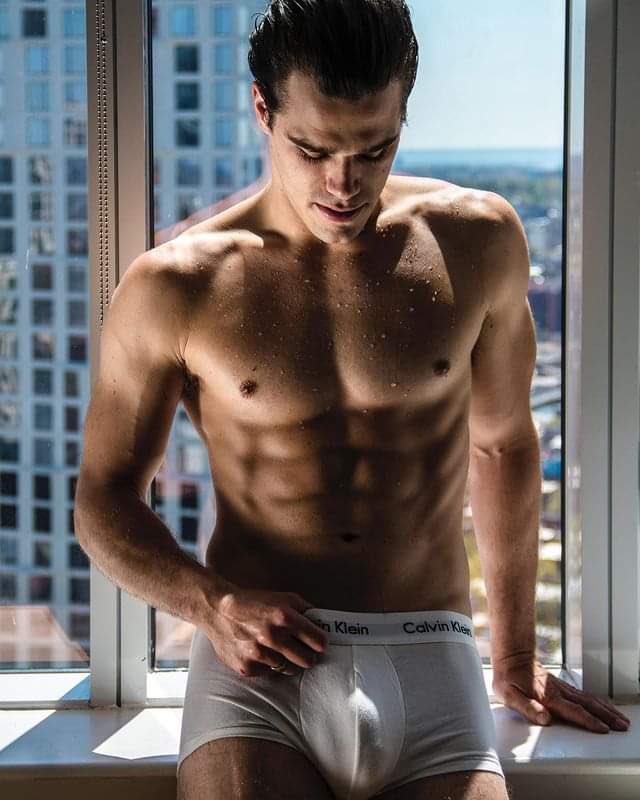 It's @Model_Tucker by Balthier Corfi.   Catch my 2020 interview and feature on Tucker:   fashionablymale.net/2020/01/07/tuc…