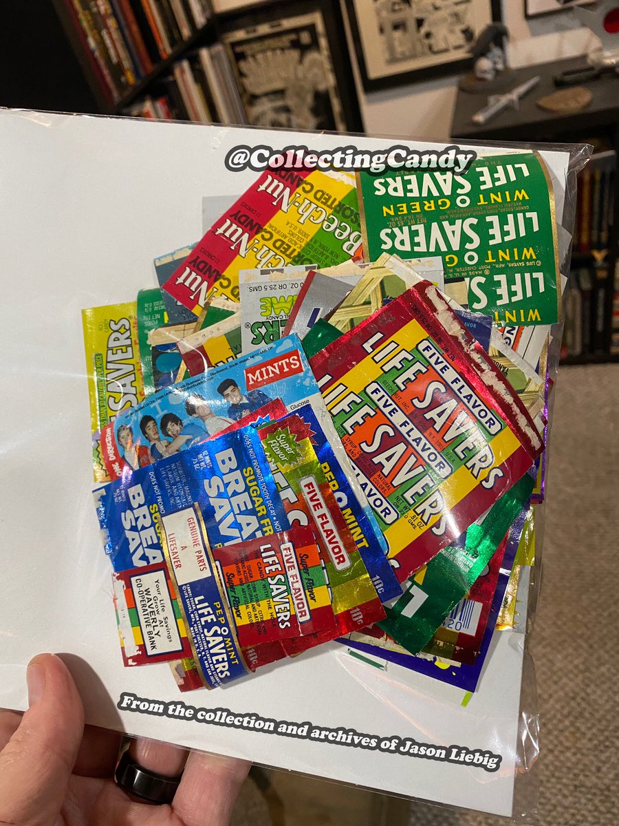 Collectingcandy's tweet photo. An unsorted group of roll candy wrappers, mostly vintage Lifesavers, but a few other brands in there… before going into the archives…
#lifesavers #vintagecandy #candywrappers #rollcandy #vintagepackaging https://t.co/wASTpgBMQM