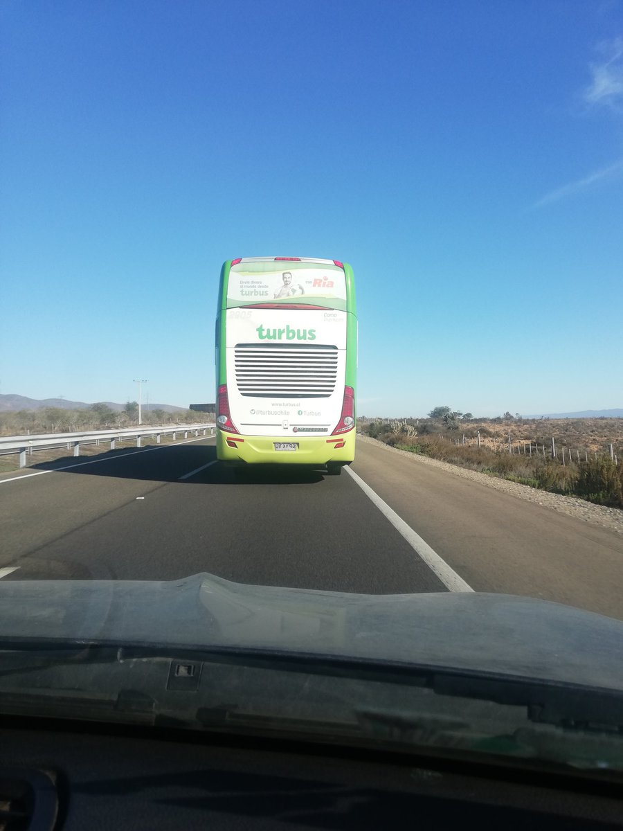 LagosAndrea's tweet photo. Este bus dirección de norte a sur kilómetro 420 saliendo de Coquimbo. Va a  exceso de velocidad, aproximadamente 115 km/hr.#turbus https://t.co/ZViTUW8SRu