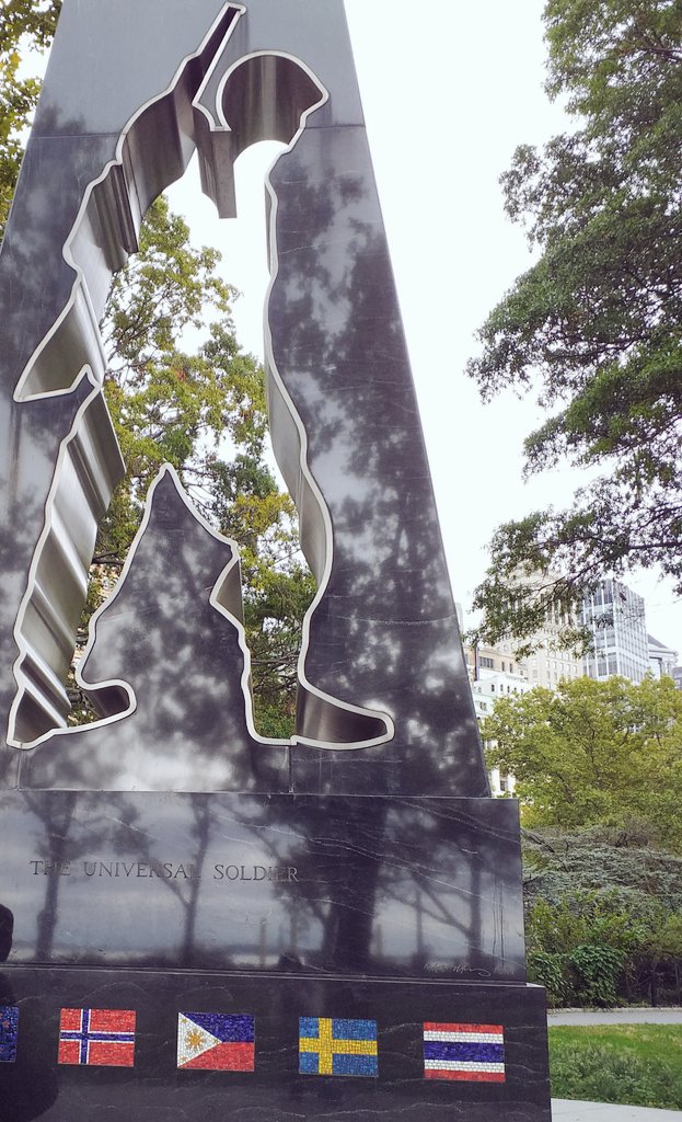 KamalAnwarCT's tweet photo. Happy #MemorialDay
Little known fact of 🇺🇲🇳🇴 relations - Norway contributed to the #KoreaWar force through #NORMASH in 1951-54.
As noted at the memorial in Battery Park in southern Manhattan 🗽 https://t.co/8SOOIz5cXv