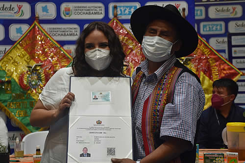 boliviaetm's tweet photo. Ministerio de Salud matricula a 565 médicos tradicionales, naturistas y parteras en el país
https://t.co/149UJUxChm https://t.co/viul2HRQY0