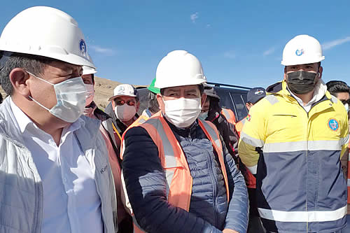 boliviaetm's tweet photo. Ministro Montaño: Los vuelos desde el aeropuerto de Potosí se reactivarán el 14 de junio
https://t.co/En41A7dfMj https://t.co/XrmY0Rr506