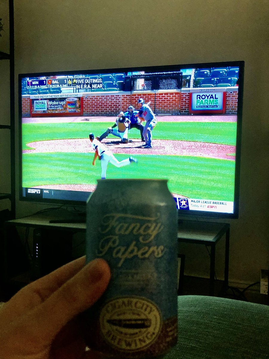 BetKyleCovers's tweet photo. 🚨FREE PLAY🚨

I must redeem myself 😈

Here’s your options:

1️⃣ Send me a picture of what your drinking today! (Doesn’t by any means have to be alcohol). I’m rolling with a very solid hazy IPA 🍻 
2️⃣ Like AND Retweet

I got a good feeling about this one 😉 https://t.co/p6DsF2uJh1