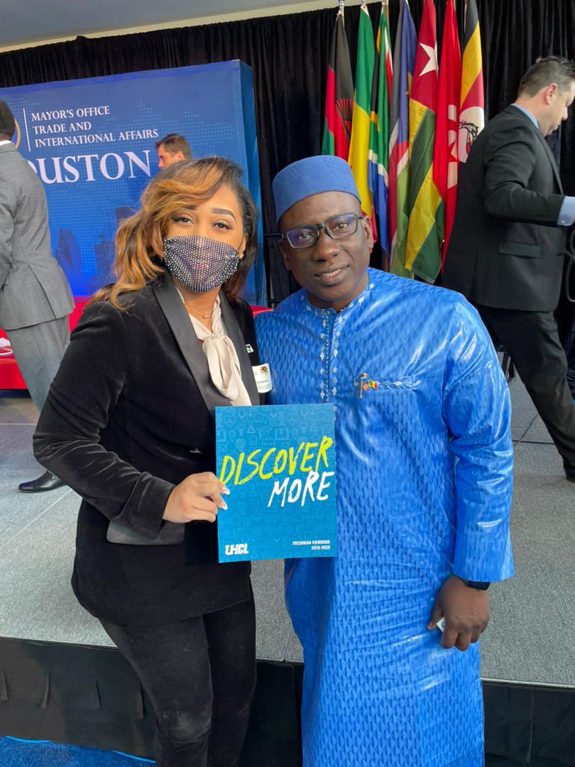 MaliEmbassyUSA's tweet photo. À l’invitation du Maire de la ville de #Houston S.E.M @MahamadouNimaga, Ambassadeur du #Mali🇲🇱 aux #États_Unis🇺🇸 a participé du 26 au 30 mai 2021 au forum sur les investissements avec l’Afrique en marge des festivités de l’#Africa_Day.

D’amples détails…
https://t.co/HeIanUmpQz https://t.co/QzqCbmD7kb