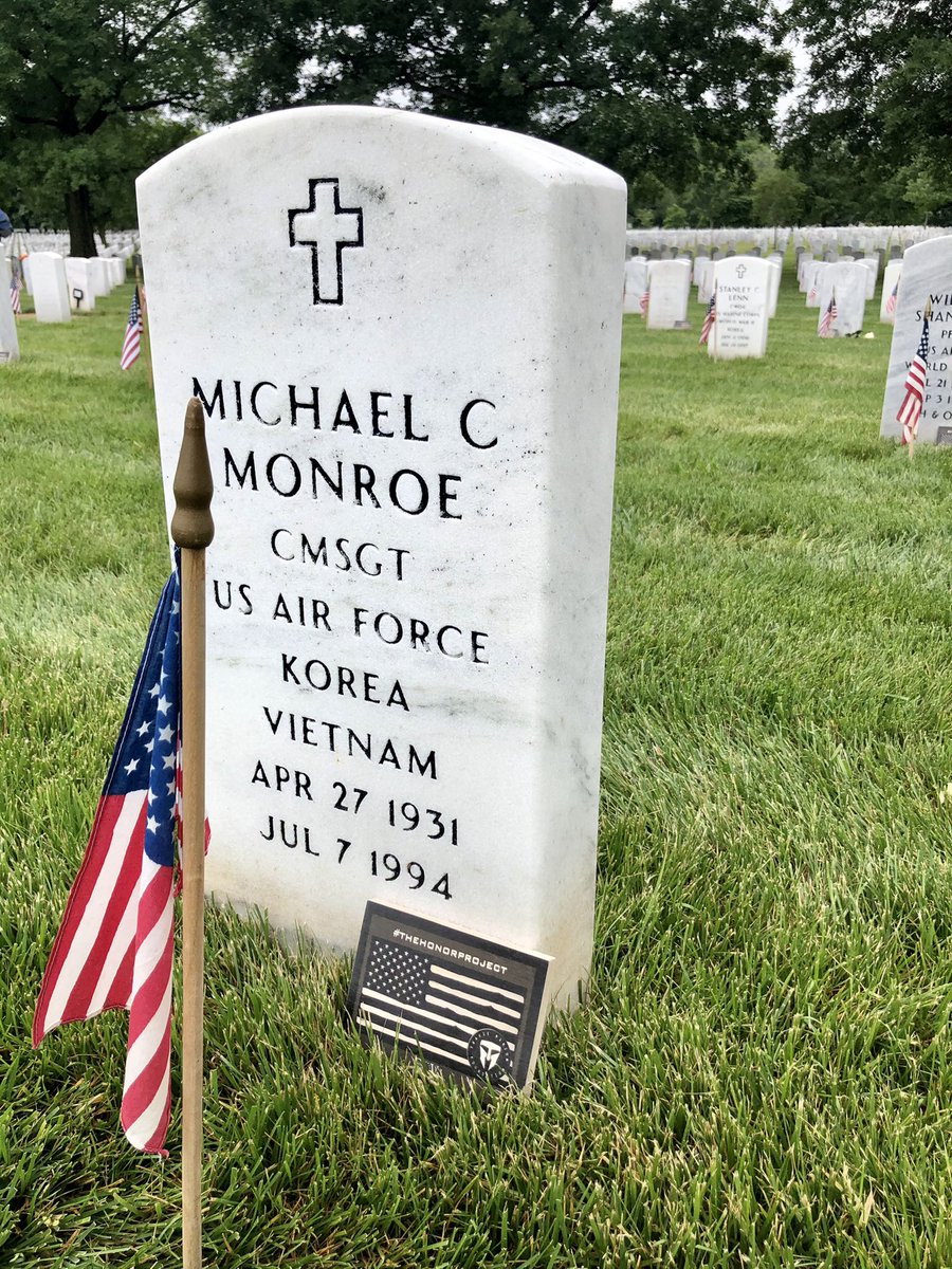 WhoDoUChallenge's tweet photo. Michael C Monroe
CMSgt US Air Force 
Korea / Vietnam
EOW July 7, 1994

@TMFoundation 
 #WeRemember 🙏🏽#MemorialDay  #NeverForget #TheHonorProject https://t.co/VXKQssWUNW