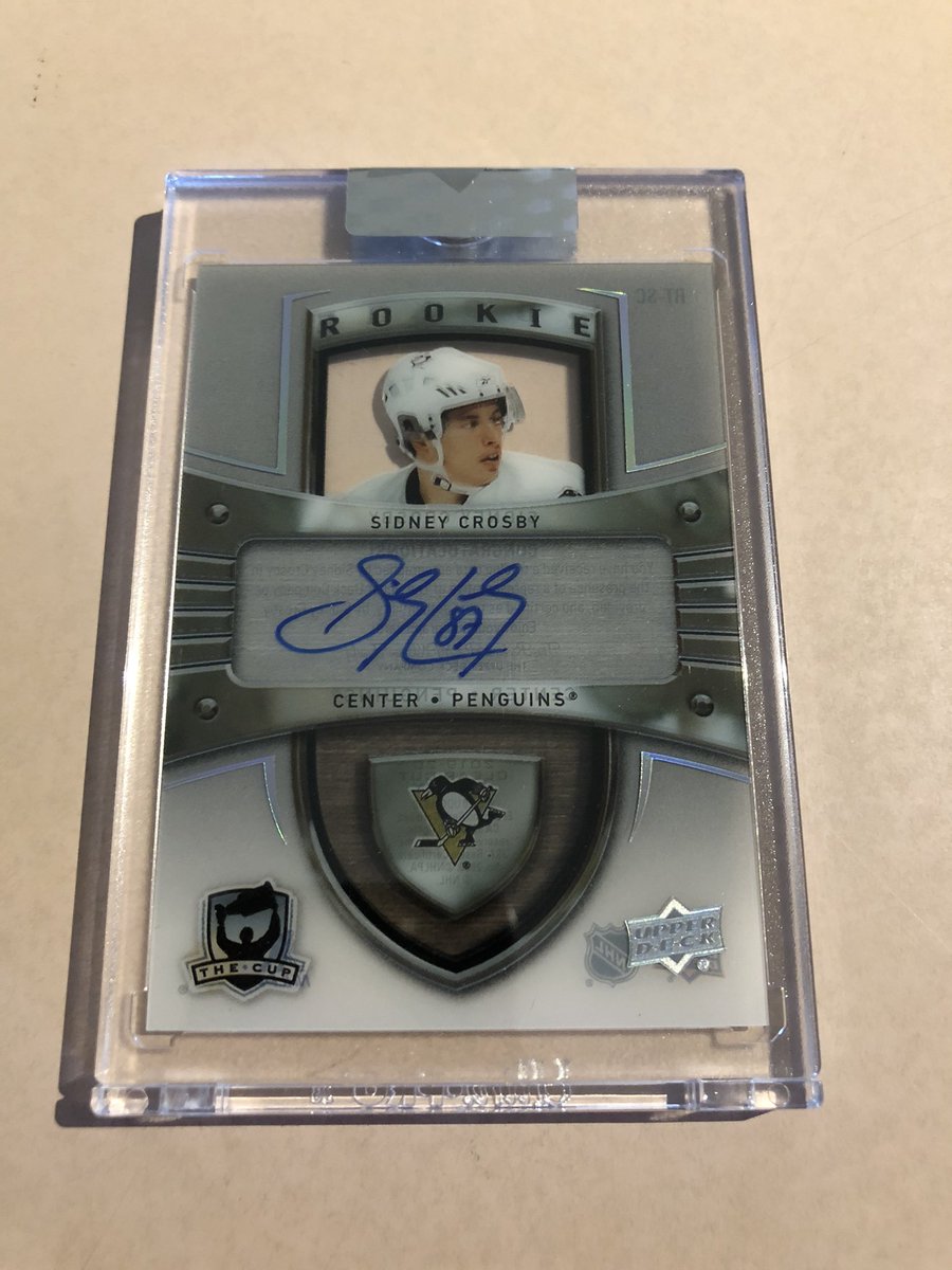 davidkwilson19's tweet photo. Stopped by @ERHobbies because I wanted to grab a box of 89 Fleer Baseball. Saw two boxes of Clear Cut  decided to grab one. Mike asked if I wanted the one lying down, or the one standing up. Thank God I said the one lying down. #collect @UpperDeckHockey @UpperDeckSports https://t.co/cXuFAs3cdW
