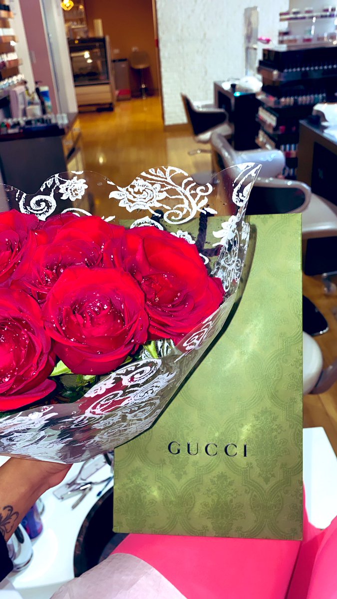pamelasantos015's tweet photo. Mi primer regalito❤️ Definitivo hay personas que aún que ya no estén en nuestro día a día no dejan de apreciarnos y hacernos sentir la persona más especial del mundo! https://t.co/8Terjl77QU