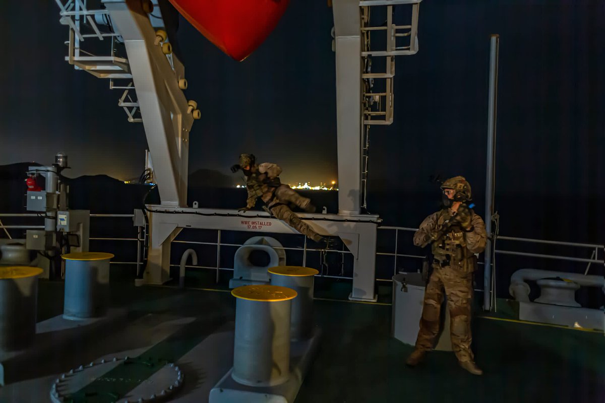 tacticalporn's tweet photo. 🇪🇸Naval Special Warfare operators during #MARSEC21.
📷: @MaciaVeas
#FGNE #Armada #SpecialForces #SOF #VBSS
#NSW #MCOE #SerenitasEtAudacia https://t.co/qUVbxswbrG