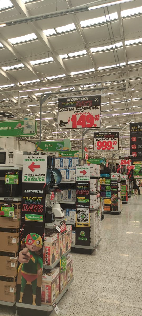 uy amigos!! Estoy por irme a vivir solo  ya llevo varias cosas para mi cocina de #HotDaysEnBodega de la <a href="/BodegaAurrera/">Bodega Aurrera</a> , todo el trabajo del año vale la pena por comprarme mis cosas!