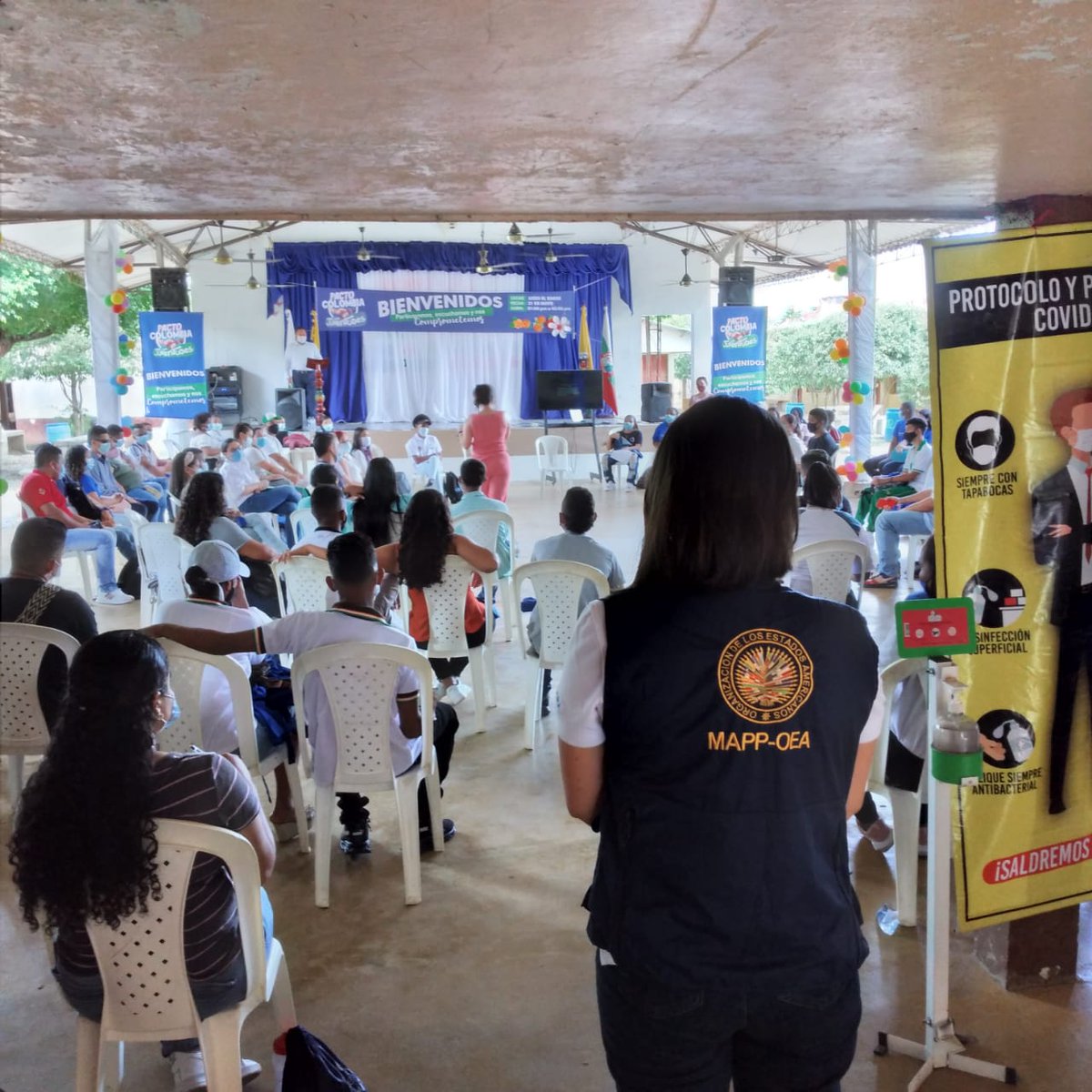 MAPPOEA's tweet photo. En #ElBagre #Antioquia acompañamos la mesa de escucha activa 'Pacto Colombia con las Juventudes', donde jóvenes de la región le expresaron a la institucionalidad del departamento sus propuestas para afianzar la construcción de una Paz Completa en el territorio. https://t.co/GLjVu2ZmOd