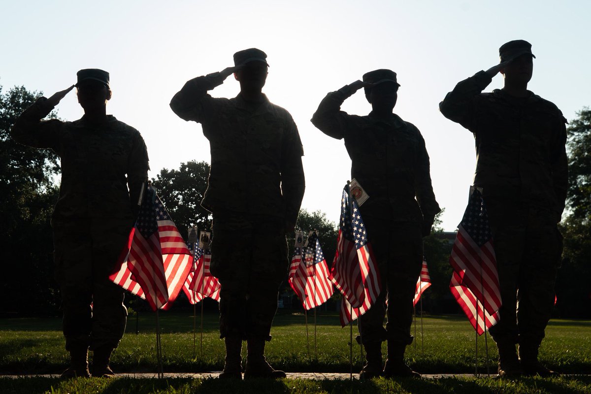 This #MemorialDay , Georgia Southern Student Government Association salutes all who have made the ultimate sacrifice for our great country. We thank all of our military-connected and veteran students for your brave service 💙🤍