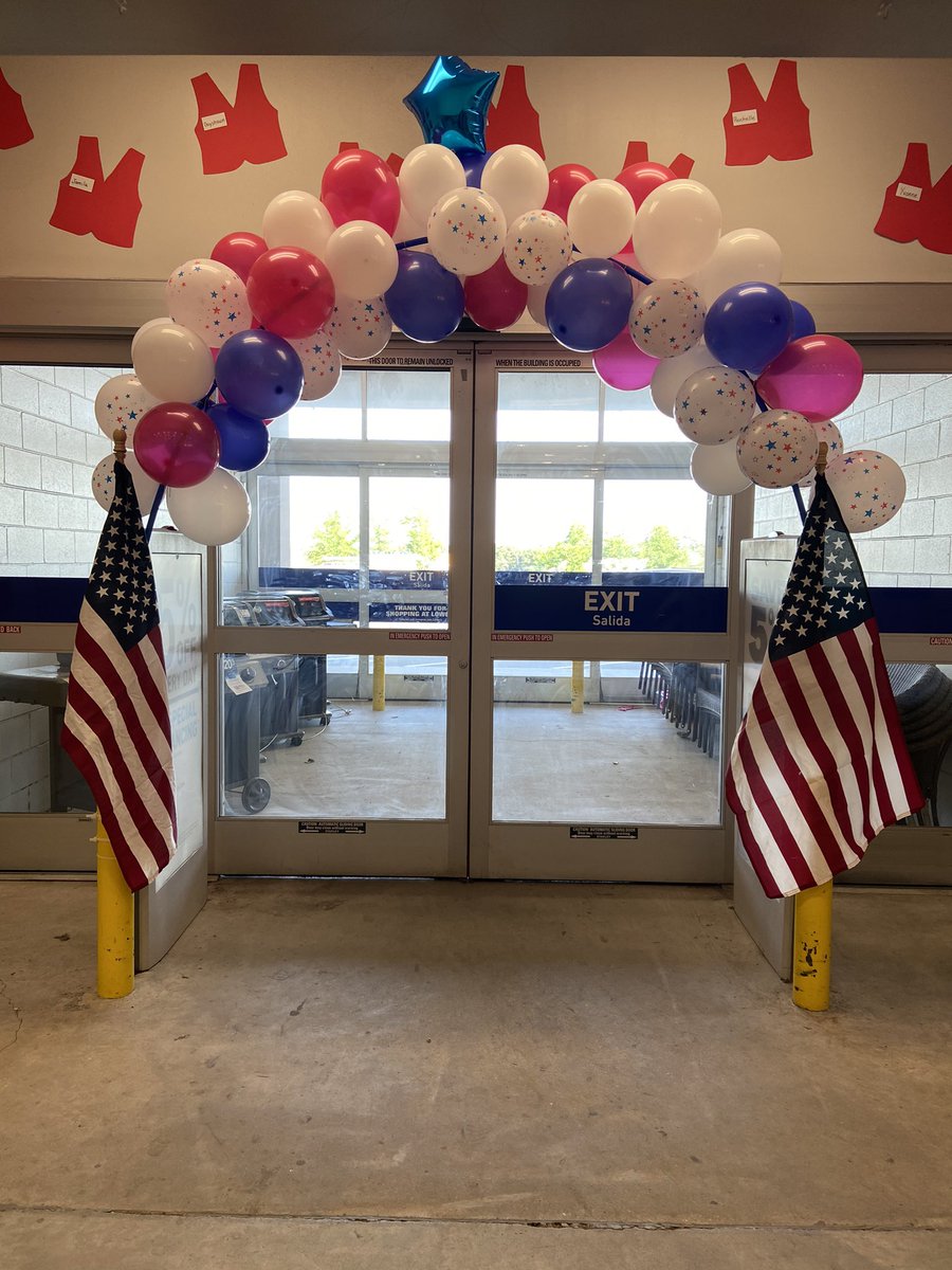 In Remembrance of Our Fallen Soldiers Lowe’s DC Store 3256 Says Thank You #memorialday <a href="/LowesDMV/">Syncer Ingram</a> <a href="/BenitoKomadina/">Benito.Komadina@Lowes</a>