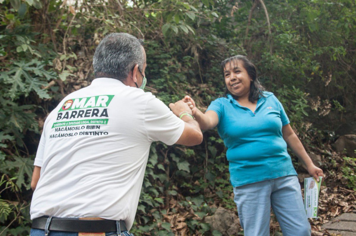 omarbarrera's tweet photo. Hemos caminado y platicamos con vecinos que nos han compartido preocupaciones, miedos y necesidades.   

Tenemos en nuestras manos la oportunidad de elegir otro camino. 

Gracias a los vecinos de Santa María por acompañarnos. 🤝💚

#6dejuniovotaverde✅
#Distrito2Local https://t.co/EHgFqatJCa
