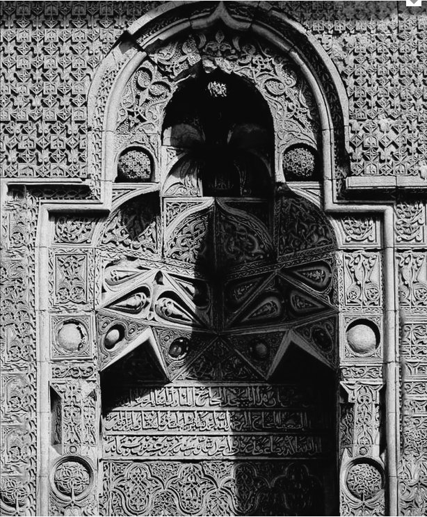 Divriği ünesco Dünya mirası gönül kapı çarşı kapı hasır kapı mabet kapı Ahmet şahın gönül bahcesinden Rabbine açilan Hürremşah ustasının el emeği göz nuru Divriği ulucamii..?