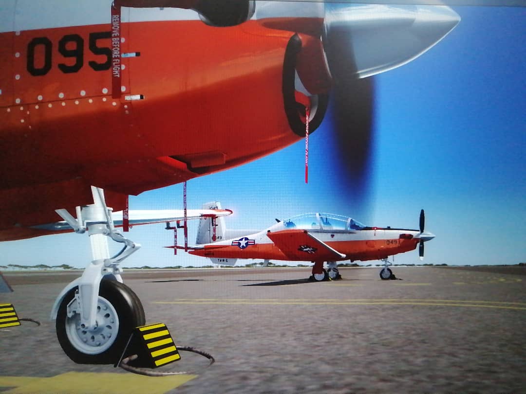 FLOANVirtual's tweet photo. #PrimaryFlightTraining ✈ Vuelo de adiestramiento de nuestra #NovenaEscuadrillaVirtual 🇪🇸 en Milton, Florida, #NASWhitingField (KNSE) 🇺🇸, con el #VT3 #RedKnights ⚔ y el avión turbohélice Raytheon Beechcraft #T6B - https://t.co/ZulMPaBmJv https://t.co/adXeiDd4Jr