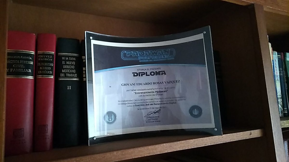 PPolytechnik's tweet photo. Un orgulloso Guerrero Jedi de la tecnología Blockchain!

Nos da mucho gusto ver este Diploma impreso!

#StarWars #JediOrder #Blockchain #PadawanPolytechnik https://t.co/Yl3UWr17ZJ