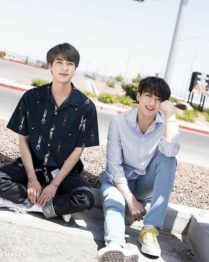 ln4r3's tweet photo. Feliz dia dos irmãos.💜 https://t.co/JONOJZnzWX