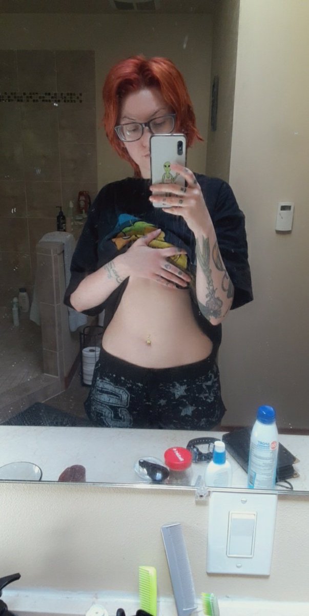 RileyRose9091's tweet photo. Sooo I'm on a fitness journey lol. I really wanna do right by my body, so I've started to work out and trying to eat better. I'm excited to see where this leads me😁
#fitnessjourney  #icandothis
#workingout https://t.co/G10UQUK2GK