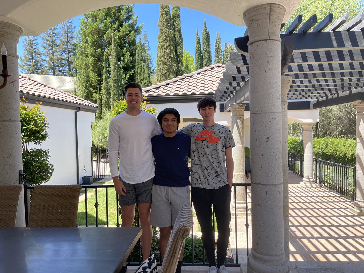 MutinyMax's tweet image. Who’s shorter Madness or Blurr?