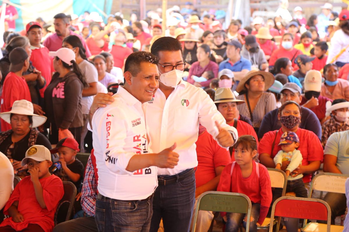 NestorCamarillo's tweet photo. En #TepatlaxcoDeHidalgo me encuentro respaldando a nuestro candidato a presidente municipal @EdgarBonillaR, quien estoy seguro trabajará fuertemente para lograr el triunfo, de la mano con los próximos diputados @JesusMoralesRdz y @RosaElv54752972. 

Este #6DeJunio #VotaPRI. https://t.co/fi0DWF8Q7t