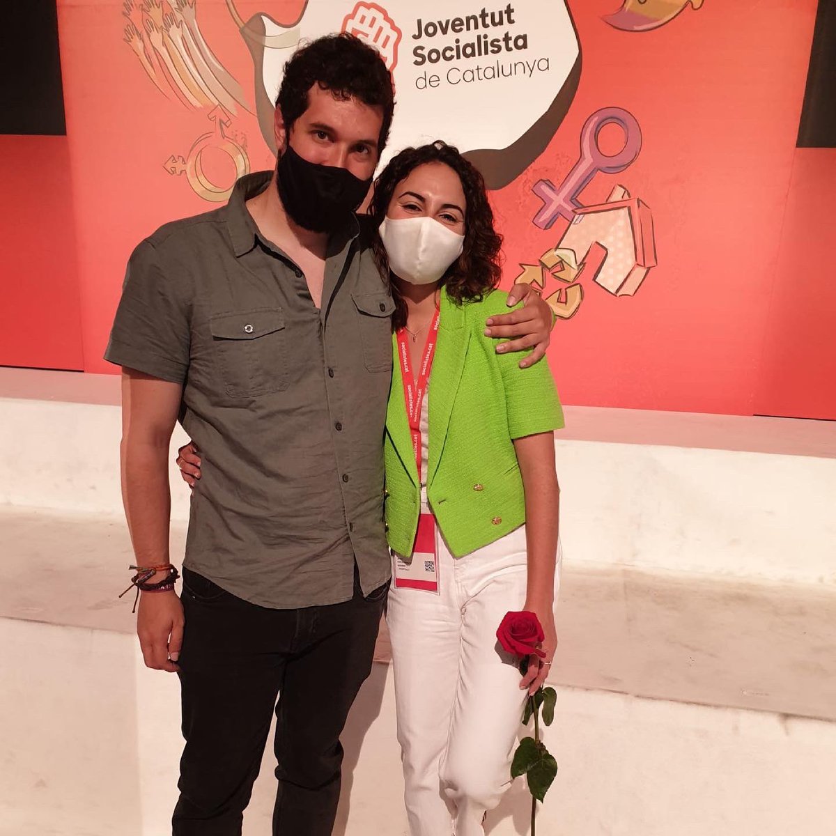 lauragmanota's tweet photo. Orgullo de LH se queda muy corto con vosotrxs, con vuestra dedicación, ilusión y amor hacía esta organización. Feliz de teneros siempre cerca, de que hagamos este camino juntxs, de saber que con vosotros lo político es personal porque somos una gran família.❤️🌹 @JSCLH https://t.co/viAI11YQYK