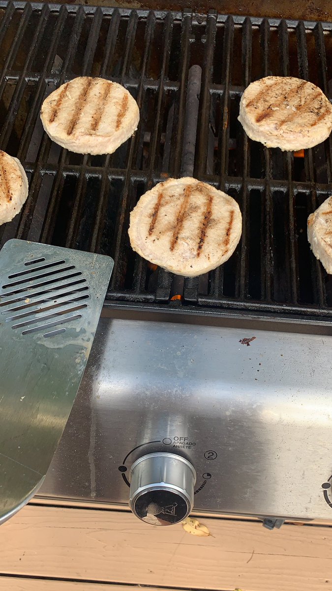 CoinDeLaCrypto's tweet photo. Took a month off trading because I was unsure about price movement and it felt like gambling. Back on the horse today, and making some Turkey burgs to celebrate https://t.co/qSy558WdBo