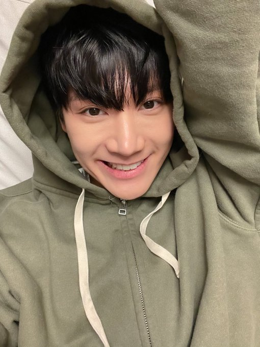 Legendary Selcas tweet media