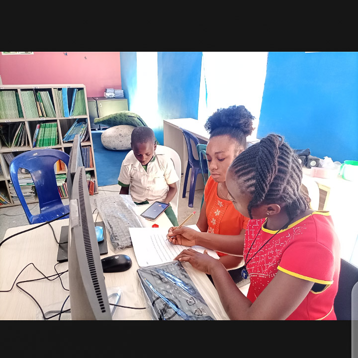 bookaclan's tweet photo. Establishing a baseline is key to measuring the impact of any project. We carried out reading tests to determine the literacy level of the pupils in our beneficiary schools. https://t.co/VpejbMnqG3