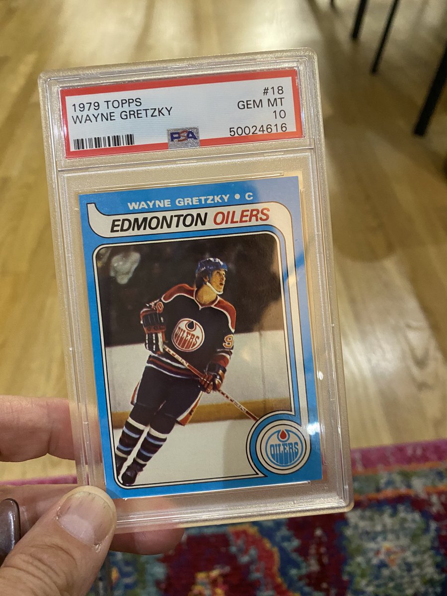 Hanging out with the rare Wayne Gretzky rookie card @OnRallyRd HQ ...  amazing that a card like this traded north of $3 million recently.