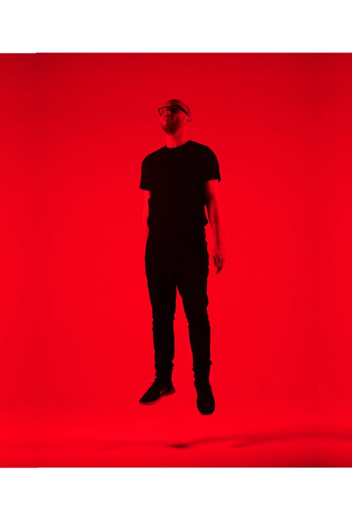 Visual_Fodder's tweet image. This is me, shot by (@MadsPerch) jumping for joy on the final day of ‘Credit to the Edit’ my debut NFT exhibition. Feeling proud and happy rn.

superrare.co/features/credi…

Big thanks to @superrare for hosting, to all the collectors who supported the show and of course the artists.