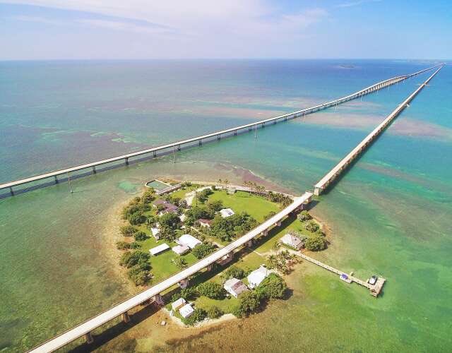 MrsLisaDay's tweet photo. Getting ready to drive across this amazing 113 mile Overseas Highway to the Keys https://t.co/IKFzrBVi2S