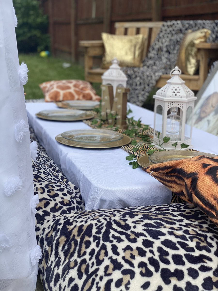 ShareeseUlis's tweet photo. Soft Sample:
Family Picnics.
Picnic Parties.
Girls Brunch
We got you!
#slumberessentials https://t.co/4ArxYPmfAC