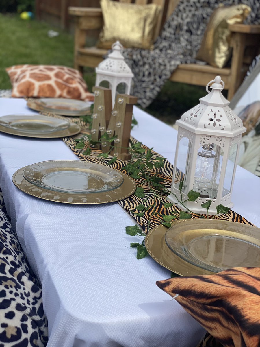 ShareeseUlis's tweet photo. Soft Sample:
Family Picnics.
Picnic Parties.
Girls Brunch
We got you!
#slumberessentials https://t.co/4ArxYPmfAC