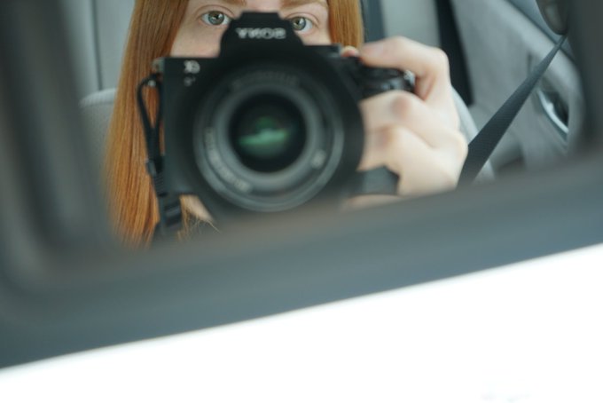 Just a girl and her #SONY https://t.co/3PT3IljQML<a href="/tag/sony"class="tags">#SONY</a>