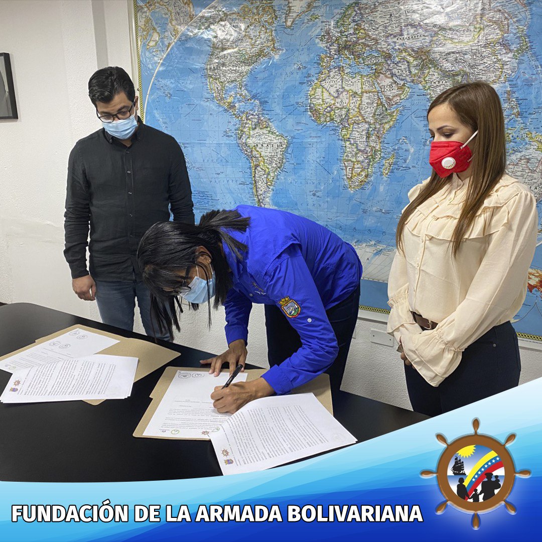 FundabOFL's tweet photo. 1️⃣ @fundaboficial21⚓ informa #RECORRIDODELPROYECTO #12mayo2021 a las 3:35 pm, se materializaba nuestro sueño, la firma de la alianza @MovilFarmacia 🇮🇷🤝🇻🇪 para el beneficio de nuestro pueblo!!!  #DIOSESBUENO ↘️ https://t.co/2kD8bufEn9