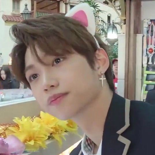 VLIXBLOG's tweet image. catboys say: meoww 🐱 #V #Felix