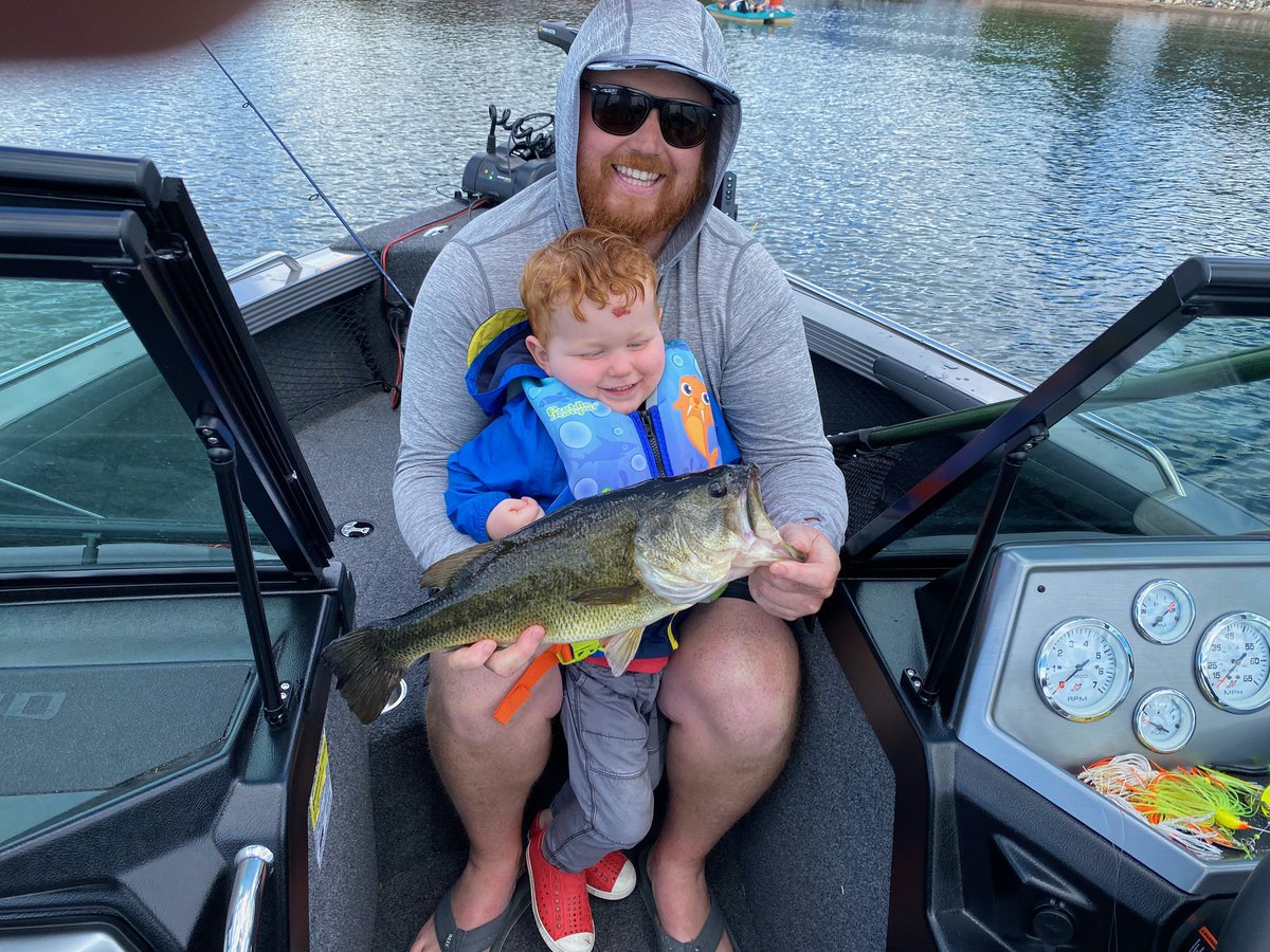 FngcTractor's tweet photo. Sully with his 19”er he caught today by himself! https://t.co/uSOOTotLEB