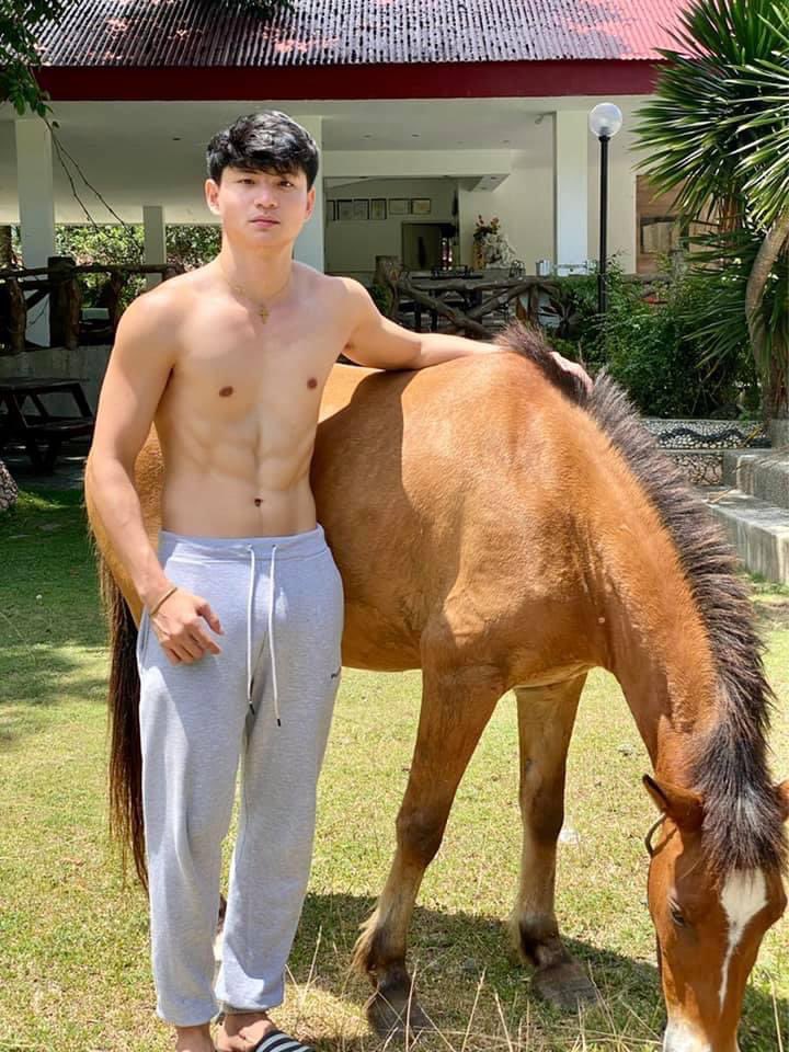 PozzieS's tweet photo. Gusto ko ng maging kabayo periodt https://t.co/IGl6r0lanB