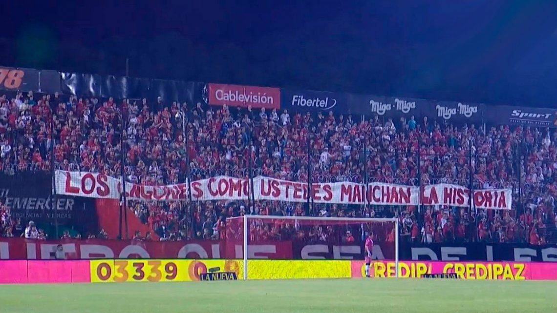 piedrinhas's tweet photo. Bueno si no se notificó nada hasta hoy es porque claramente algo salió mal. El equipo fue derrotado duramente por 40 puntos frente a Yerba Brava. Estamos pal retiro
#QueSeVayanTodos
#HayBalas
#MangaDeInutiles https://t.co/in79CTTHc0
